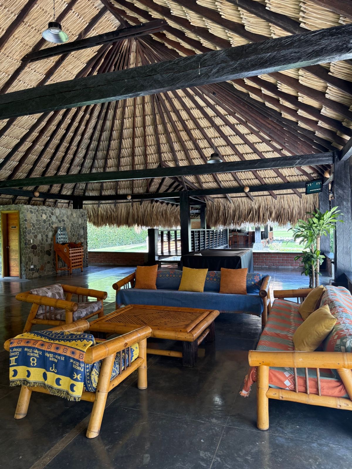 Kiosko social con sala lounge