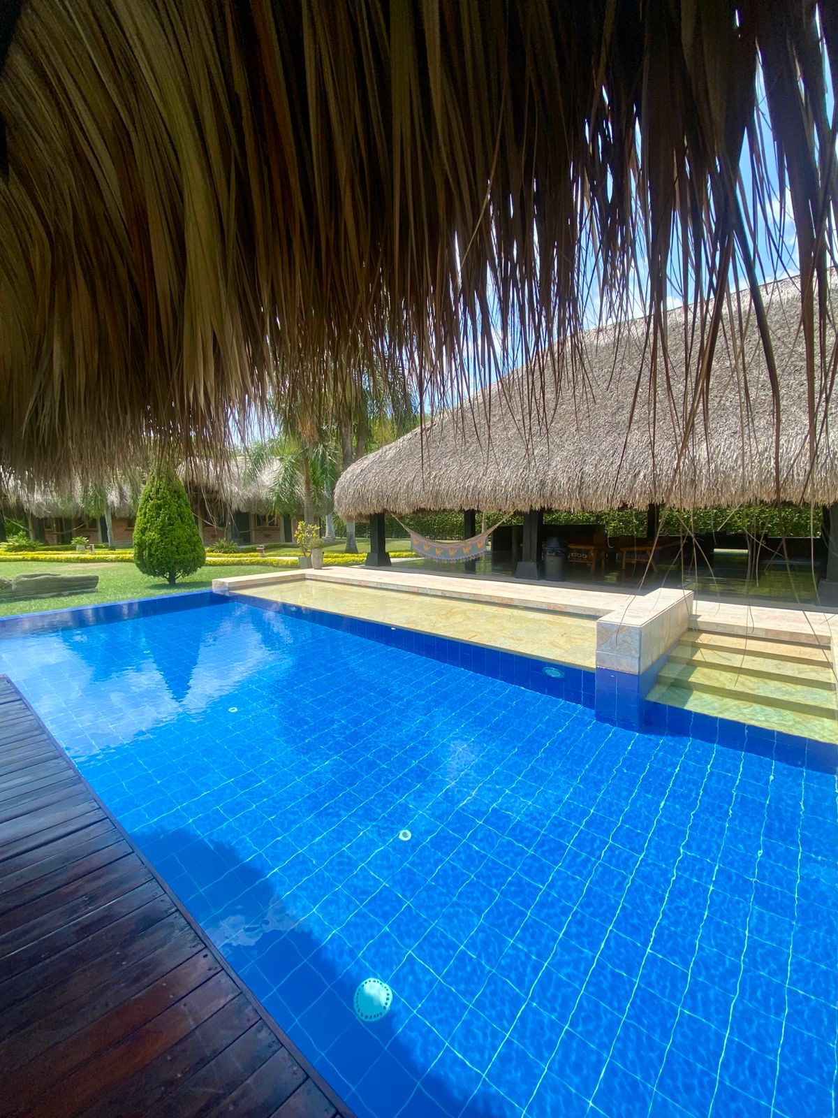 Piscina al mediodía